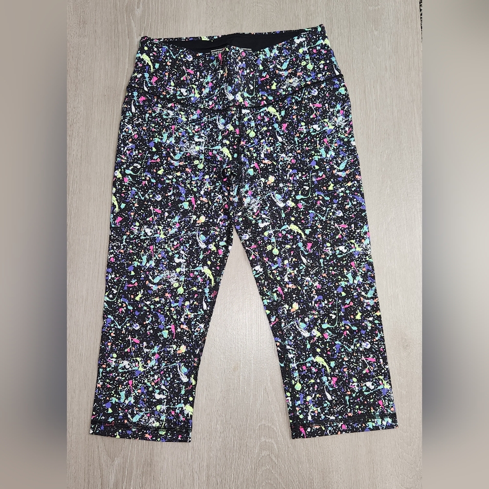 Victorias Secret Knockout Paint Splatter Capri Crop Leggings Small Tummy Control